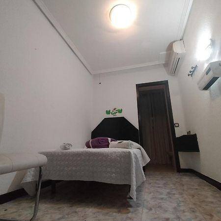 Hostal New York City Sonseca Zewnętrze zdjęcie