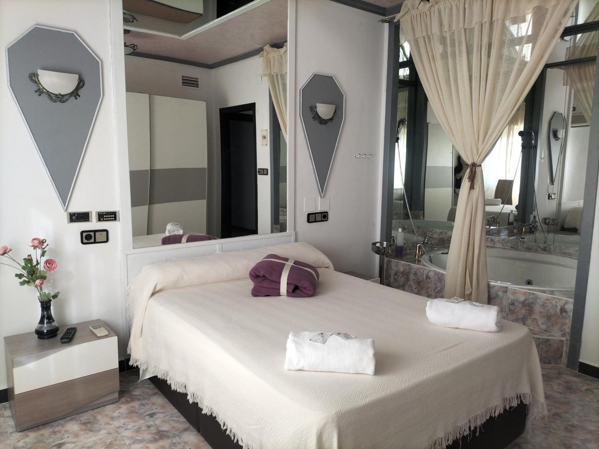Hostal New York City Sonseca Zewnętrze zdjęcie