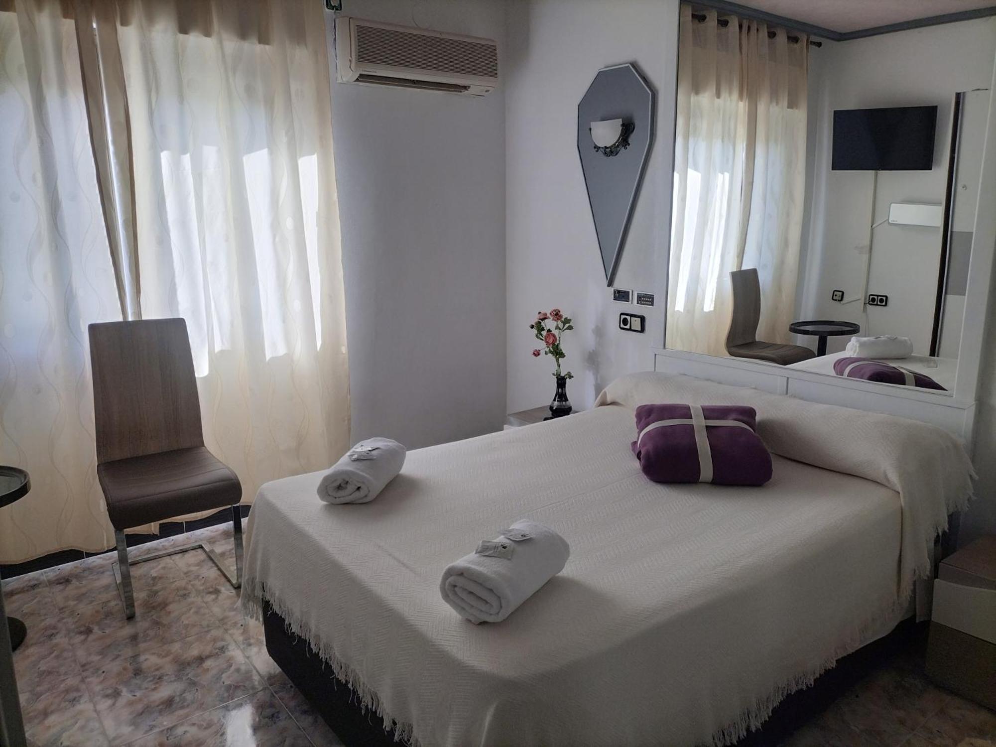 Hostal New York City Sonseca Zewnętrze zdjęcie