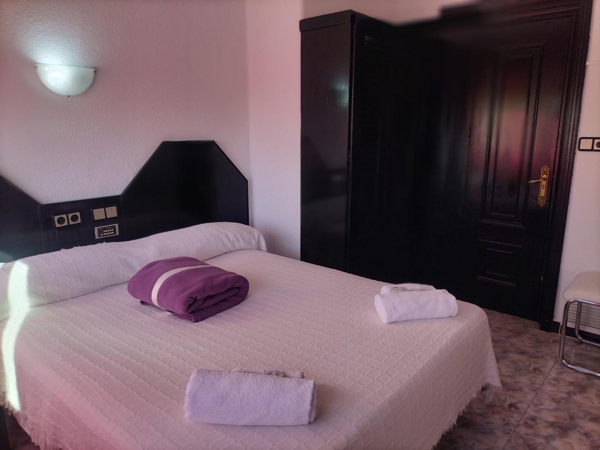 Hostal New York City Sonseca Zewnętrze zdjęcie