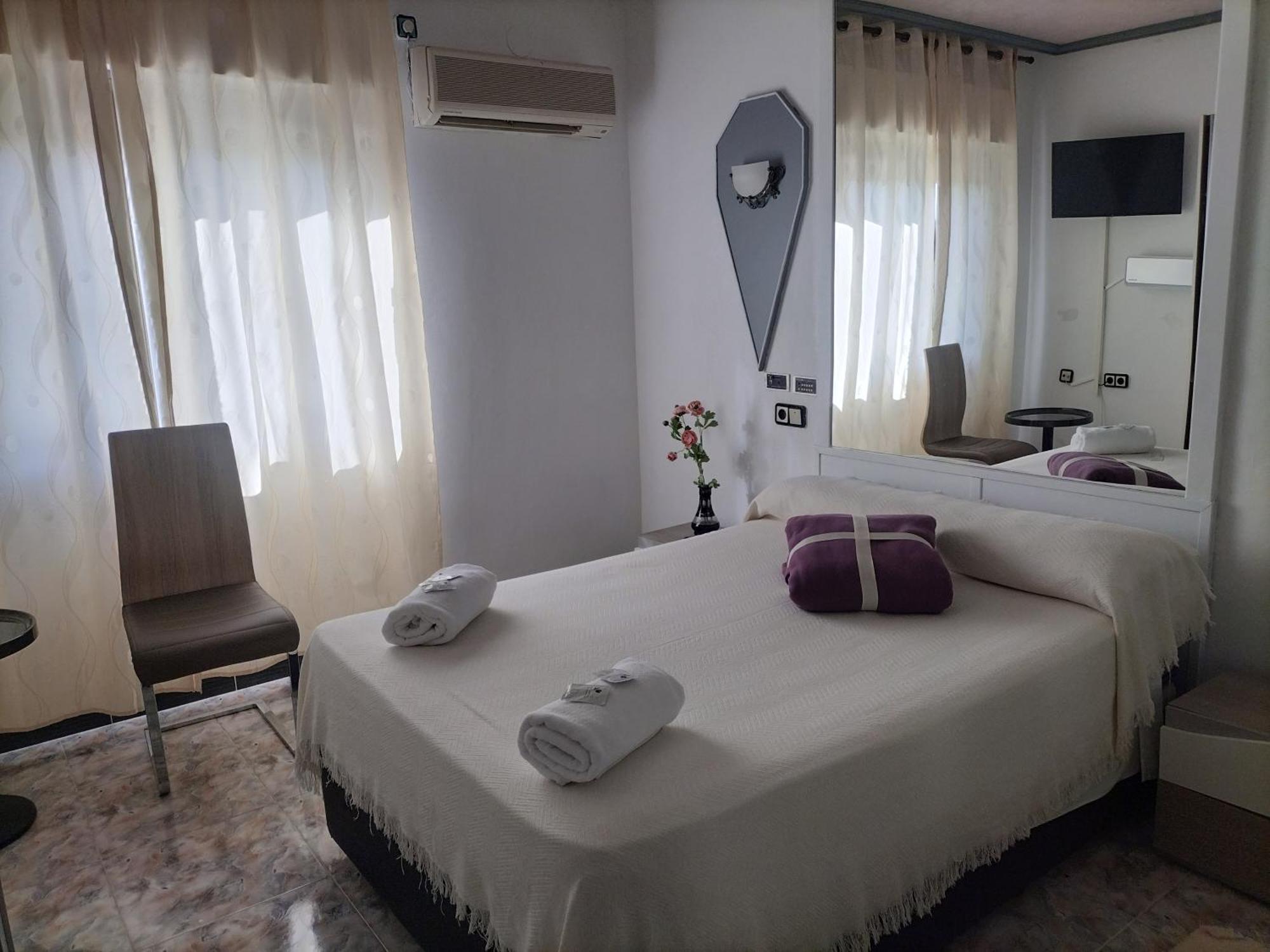 Hostal New York City Sonseca Zewnętrze zdjęcie