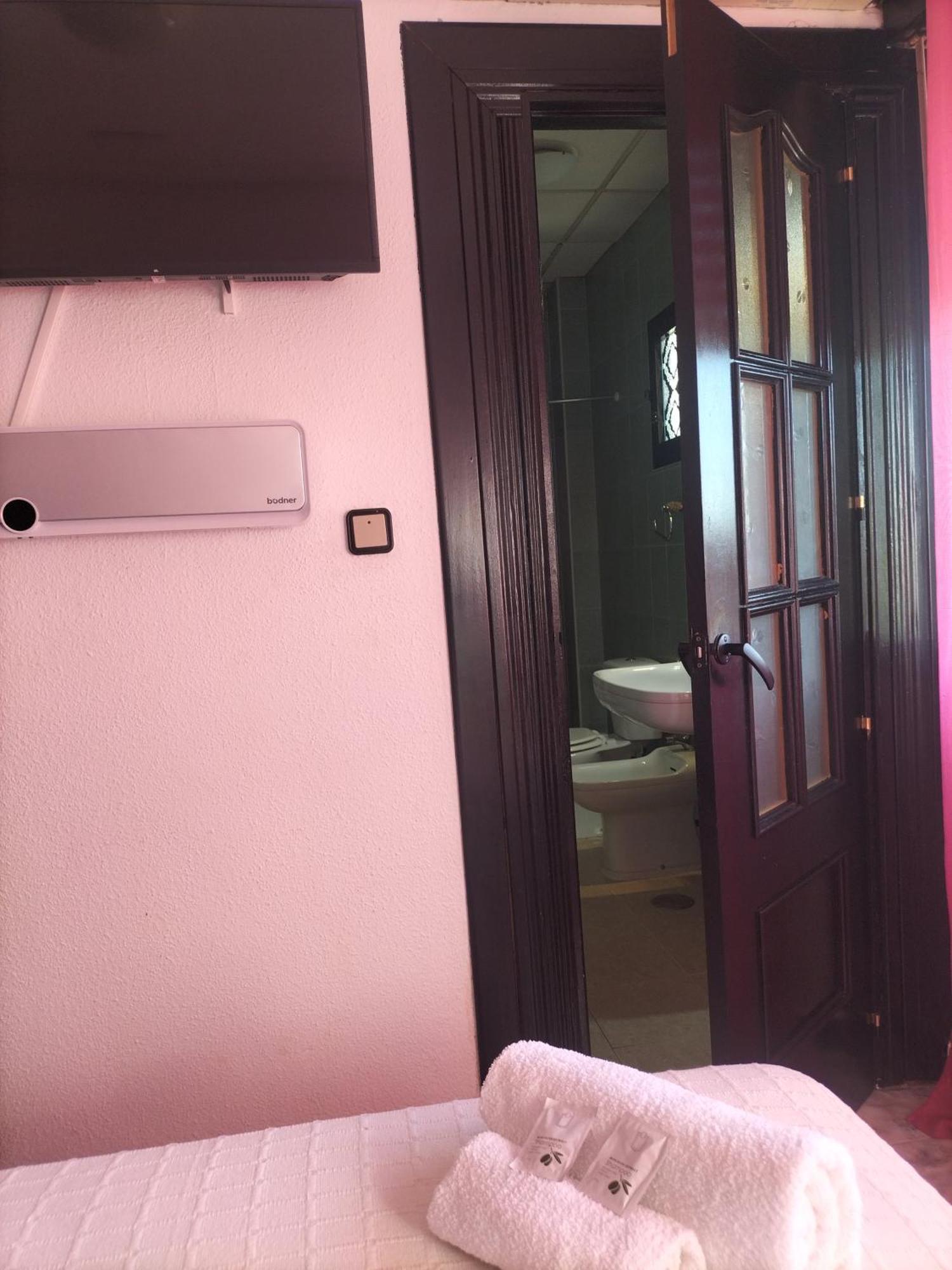 Hostal New York City Sonseca Zewnętrze zdjęcie